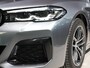 BMW 5-Serie 530E M SPORT / PANODAK / LEDER / STOELVW / CARPLAY / 18"