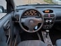 Opel Corsa 1.4-16V Comfort 3-Drs Automaat Audio-CD/MP3 Electric pakket Getint glas 2 x airbag Dealeronderhoud Nieuwe Apk!