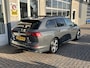 Volkswagen Golf Variant 1.5 eTSI R-Line / AUTOMAAT/ PANO/ 2X R-LINE/ IQ. LIGHT V & A/ STUUR + STOEL VERWARM./ CAMERA/ ACC/ APP CONNECT/ RIJ-MODI/ DIGITAL DASH/ NAVI/ CLIMA/ DAB/ 17'' LMV