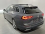 Volkswagen Golf Variant 1.5 eTSI R-Line / AUTOMAAT/ PANO/ IQ. LIGHT V & A/ STUUR + STOEL VERWARM./ CAMERA/ ACC/ APP CONNECT/ RIJ-MODI/ DIGITAL DASH/ NAVI/ CLIMA/ DAB/ 17'' LMV