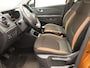 Renault Captur TCe 130 Intens | Trekhaak | R-link navigatie | Two-tone metaalkleur | Climate Control | Parkeersensoren rondom met achteruitrijcamera | Lichtmetalen velgen |