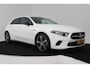 Mercedes-Benz A-klasse 250 e Business Solution AMG Limited (SFEERVERLICHTING, STOELVERWARMING, ACHTERUITRIJCAMERA, NAVIGATIE)