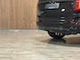 Volvo XC90 T8 AWD Recharge Ultra Black Edition Executive Full Option! | Bowers & Wilkins | Luchtvering | Stoelventilatie | Trekhaak | 360° Camera | Head-Up Display | Stoelmassage | 455pk | Adaptieve Cruise Control | Stoelverwarming voor+achter | Stuurwielverwarming | Schuifdak | 22 Inch | Matrix Full LED Meesturende koplampen | Pilot Assist | BLIS Dode Hoek Detectie | Alcantara hemelbekleding | Lederen handgrepen en zonnekleppen | Elektrische voorstoelen geheugen | Nappa Lederen bekleding | Zitting verlenging voorstoelen | Lederen Dashboard | Gelamineerde/geluidwerende zijruiten | Keyless Drive | Parkeersensoren voor+achter | Privacy Glass | Elektrisch bedienbare achterklep | Geïntegreerde zongordijnen achterportieren | Geïntegreerd kinderzitje achterin | Verlichte instaplijsten | 7-Persoons | 4-Zone Climate Control | DAB Radio | Apple Carplay/Android Auto | Alarm Klasse III | Draadloos telefoon opladen | Volvo On Call met mobiele App functie | Onyx Black Metallic |