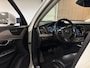 Volvo XC90 T8 AWD Recharge Inscription Stoelventilatie | 360° Camera | Harman Kardon | Schuifdak | Adaptieve Cruise Control | 22 Inch | Stankachel met Volvo On Call App | Stoel en Stuurwielverwarming | Full LED Meesturende koplampen | Pilot Assist | BLIS Dode Hoek Detectie | Elektrische voorstoelen geheugen | Nappa Lederen bekleding | Zitting verlenging voorstoelen | Lederen dashboard | Keyless Drive | Parkeersensoren voor+achter | Privacy Glass | Elektrisch bedienbare achterklep | Geïntegreerde zongordijnen achterportieren | Verlichte instaplijsten | 7-Persoons | 4-Zone Climate Control | DAB Radio | Apple Carplay/Android Auto | Crystal White Metallic |