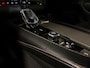 Volvo XC90 T8 AWD Recharge Inscription Stoelventilatie | 360° Camera | Harman Kardon | Schuifdak | Adaptieve Cruise Control | 22 Inch | Stankachel met Volvo On Call App | Stoel en Stuurwielverwarming | Full LED Meesturende koplampen | Pilot Assist | BLIS Dode Hoek Detectie | Elektrische voorstoelen geheugen | Nappa Lederen bekleding | Zitting verlenging voorstoelen | Lederen dashboard | Keyless Drive | Parkeersensoren voor+achter | Privacy Glass | Elektrisch bedienbare achterklep | Geïntegreerde zongordijnen achterportieren | Verlichte instaplijsten | 7-Persoons | 4-Zone Climate Control | DAB Radio | Apple Carplay/Android Auto | Crystal White Metallic |