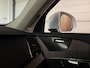 Volvo XC90 T8 AWD Recharge Inscription Stoelventilatie | 360° Camera | Harman Kardon | Schuifdak | Adaptieve Cruise Control | 22 Inch | Stankachel met Volvo On Call App | Stoel en Stuurwielverwarming | Full LED Meesturende koplampen | Pilot Assist | BLIS Dode Hoek Detectie | Elektrische voorstoelen geheugen | Nappa Lederen bekleding | Zitting verlenging voorstoelen | Lederen dashboard | Keyless Drive | Parkeersensoren voor+achter | Privacy Glass | Elektrisch bedienbare achterklep | Geïntegreerde zongordijnen achterportieren | Verlichte instaplijsten | 7-Persoons | 4-Zone Climate Control | DAB Radio | Apple Carplay/Android Auto | Crystal White Metallic |