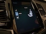 Volvo XC90 T8 AWD Recharge Inscription Stoelventilatie | 360° Camera | Harman Kardon | Schuifdak | Adaptieve Cruise Control | 22 Inch | Stankachel met Volvo On Call App | Stoel en Stuurwielverwarming | Full LED Meesturende koplampen | Pilot Assist | BLIS Dode Hoek Detectie | Elektrische voorstoelen geheugen | Nappa Lederen bekleding | Zitting verlenging voorstoelen | Lederen dashboard | Keyless Drive | Parkeersensoren voor+achter | Privacy Glass | Elektrisch bedienbare achterklep | Geïntegreerde zongordijnen achterportieren | Verlichte instaplijsten | 7-Persoons | 4-Zone Climate Control | DAB Radio | Apple Carplay/Android Auto | Crystal White Metallic |