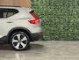 Volvo XC40 Recharge Plus 70 kWh | 98% SoH | All Season Banden | Adaptieve Cruise Control | Stoel en Stuurwielverwarming | Parkeercamera | Pilot Assist | BLIS Dode Hoek Detectie | 19 Inch | Zitting verlenging voorstoelen | Warmtepomp | Keyless Drive | Parkeersensoren voor+achter | Elektrisch bedienbare achterklep | DAB Radio | Apple Carplay/Android Auto | Alarm Klasse III | Draadloos telefoon opladen | Volvo On Call met mobiele App functie | Silver Dawn Metallic |