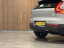 Volvo XC40 Recharge Plus 70 kWh | 98% SoH | All Season Banden | Adaptieve Cruise Control | Stoel en Stuurwielverwarming | Parkeercamera | Pilot Assist | BLIS Dode Hoek Detectie | 19 Inch | Zitting verlenging voorstoelen | Warmtepomp | Keyless Drive | Parkeersensoren voor+achter | Elektrisch bedienbare achterklep | DAB Radio | Apple Carplay/Android Auto | Alarm Klasse III | Draadloos telefoon opladen | Volvo On Call met mobiele App functie | Silver Dawn Metallic |