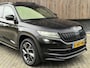 Skoda Kodiaq 1.5 TSI Sportline Automaat | Panoramadak | LED verlichting | Stoel & Stuurwielverwarming | Adaptieve cruise control | Sfeerverlichting | Elektrisch verstelbare bestuurdersstoel | Achteruitrijcamera m