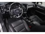 Volvo XC40 1.5 T5 Twin Engine R-Design | Glazen Schuifdak | Elektrische Stoelen met Geheugen | Harman/Kardon Audio | Stoel & Stuurverwarming | Keyless Entry | Bocht verlichting | Koplamp Reiniging |
