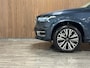 Volvo XC90 T8 AWD Recharge Plus Bright Long Range Trekhaak | 360 Camera | All Season banden | Harman Kardon | 455pk | Adaptieve Cruise Control | Standkachel met Volvo On Call App | Stoelverwarming voor+achter | Stuurwielverwarming | Schuifdak | Full LED Meesturende koplampen | Pilot Assist | BLIS Dode Hoek Detectie | Elektrische voorstoelen geheugen | Lederen bekleding | Zitting verlenging voorstoelen | Lederen dashboard | 20 Inch | Google Infotainment | Keyless Drive | Parkeersensoren voor+achter | Privacy Glass | Elektrisch bedienbare achterklep | Geïntegreerde zongordijnen achterportieren | Geïntegreerd kinderzitje achterin | Verlichte instaplijsten | 7-Persoons | 4-Zone Climate Control | DAB Radio | Alarm Klasse III | Draadloos telefoon opladen | Denim Blue Metallic |