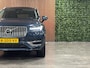 Volvo XC90 T8 AWD Recharge Plus Bright Long Range Trekhaak | 360 Camera | All Season banden | Harman Kardon | 455pk | Adaptieve Cruise Control | Standkachel met Volvo On Call App | Stoelverwarming voor+achter | Stuurwielverwarming | Schuifdak | Full LED Meesturende koplampen | Pilot Assist | BLIS Dode Hoek Detectie | Elektrische voorstoelen geheugen | Lederen bekleding | Zitting verlenging voorstoelen | Lederen dashboard | 20 Inch | Google Infotainment | Keyless Drive | Parkeersensoren voor+achter | Privacy Glass | Elektrisch bedienbare achterklep | Geïntegreerde zongordijnen achterportieren | Geïntegreerd kinderzitje achterin | Verlichte instaplijsten | 7-Persoons | 4-Zone Climate Control | DAB Radio | Alarm Klasse III | Draadloos telefoon opladen | Denim Blue Metallic |