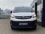 Opel Vivaro 1.5 CDTI L3H1 DC Selection / 6-Persoons / Cruise-Control / Trekhaak / Zijschuifdeur-Rechts / Houten-Vloer / Zijwandbekleding / Apple-Carplay & Android-Auto / Navi / Radio-Bluetooth / Airco / 16'' All-Seasons / ENZ.