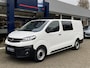 Opel Vivaro 1.5 CDTI L3H1 DC Selection / 6-Persoons / Cruise-Control / Trekhaak / Zijschuifdeur-Rechts / Houten-Vloer / Zijwandbekleding / Apple-Carplay & Android-Auto / Navi / Radio-Bluetooth / Airco / 16'' All-Seasons / ENZ.