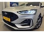 Ford Focus 1.0 EcoBoost Hybrid ST Line Style | Trekhaak | Camera | Car Play | Navi | All-Season | Winter Pack | Keyless