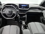 Peugeot 2008 1.2 Allure 130pk Automaat | Navigatie | Climate Control | Adaptieve Cruise Control | Camera Voor + Achter | Stoelverwarming | LED | 17"  LMV | Dodehoekdetectie | Apple Carplay/Android Auto |