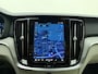 Volvo V60 B4 Automaat Plus Dark / Standkachel / Stoel/- stuurverwarming / Keyles entry / Trekhaak / Camera /