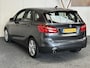 BMW 2-Serie Active Tourer 225XE iPERFORMANCE 136 PK PLUG IN HYBRID NAVIGATIE A RIJ CAMERA STOEL VERWARMING PARKEER SENSOREN VOOR & ACHTER ZEER MOOI !!