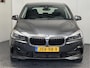 BMW 2-Serie Active Tourer 225XE iPERFORMANCE 136 PK PLUG IN HYBRID NAVIGATIE CRUISE CONTROL ACHTERUITRIJCAMERA STOELVERWARMING BLUETOOTH TELEFOON PARKEERSENSOREN VOOR & ACHTER ZEER MOOI ! 3010 DEK