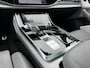 Audi Q8 60 TFSI e 467 PK Quattro Pro Line S-Line Competition SQ8 Diffuser Panoramadak S-Line Sportstoelen Plus Trekhaak Stuurverwarming Stoelverkoeling ACC Audi Exclusive Individueel-lak Rotor Grau!