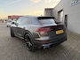 Audi Q8 60 TFSI e 467 PK Quattro Pro Line S-Line Competition SQ8 Diffuser Panoramadak S-Line Sportstoelen Plus Trekhaak Stuurverwarming Stoelverkoeling ACC Audi Exclusive Individueel-lak Rotor Grau!