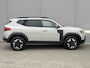 Dacia Duster 1.6 Hybrid 140 Extreme / Fabrieksgarantie 05-2028 / 360 Graden Camera / Stoel & Stuurverwarming / Draadloos Telefoonlader / Climate Control / Apple Carplay & Android Auto / Dode Hoek Detectie /