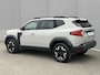 Dacia Duster 1.6 Hybrid 140 Extreme / Fabrieksgarantie 05-2028 / 360 Graden Camera / Stoel & Stuurverwarming / Draadloos Telefoonlader / Climate Control / Apple Carplay & Android Auto / Dode Hoek Detectie /