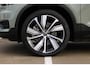 Volvo XC40 Recharge Plus 70 kWh | 20'' Lichtmetalen velgen | Stoelverwarming | Parkeercamera | Parkeersensoren voor + achter | 4 seizoenenbanden | Privacy Glass | Google infotainment