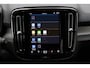 Volvo XC40 Recharge Plus 70 kWh | 20'' Lichtmetalen velgen | Stoelverwarming | Parkeercamera | Parkeersensoren voor + achter | 4 seizoenenbanden | Privacy Glass | Google infotainment