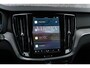 Volvo V60 2.0 T6 Plug-in hybrid AWD Plus Dark | Sportstoelen | Trekhaak | Harman Kardon Audio | 360 Camera | Stuur-/Stoelverwarming |