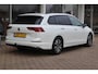 Volkswagen Golf Variant 1.5 eTSI Life Edition | Wegklapbare trekhaak | Navigatie | 360 graden | PDC