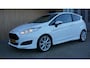 Ford Fiesta 1.0 125pk 3Drs EcoBoost Sport Sportstoelen H-Leder 17inch LM Grote Spoiler Keyless *Distributieriem v.v.* NL Auto!