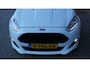 Ford Fiesta 1.0 125pk 3Drs EcoBoost Sport Sportstoelen H-Leder 17inch LM Grote Spoiler Keyless *Distributieriem v.v.* NL Auto!