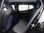 Volvo EX30 Single Motor Extended Range Ultra 69 kWh / Trekhaak / 20" Wielen / Climate Pack / Panoramadak / 360 Camera / Getint Glas / Elektrische Stoelen / Keyless /