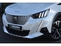 Peugeot e-2008 EV GT Pack 50 kWh | Panorama | Camera | Stoelverwarming |