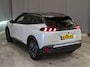 Peugeot e-2008 EV GT Pack 50 kWh 3 Fase 136pk | Schuif-/Kanteldak | Adaptive Cruise | Dodehoek-Detectie | Alcantara | Sfeerverlichting | Keyless-Entry | !!