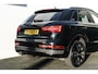 Audi Q3 2.0 TDi Quattro Automaat S-Line | Panoramadak | Trekhaak | 19 inch LMV | Bose | Camera