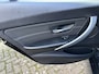 BMW 3-Serie Touring 320i Executive Sport Automaat [ fm navi,ecc,xenon,18``lmv,afn trekhaak ]
