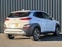 Hyundai Kona 1.6 GDI HEV HYBRID 141pk Automaat Fashion | Krell Audio I HUD I Camera | 18 Inch | Navigatie I Climate Control I