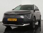 Kia Niro EV 64.8kWh ExecutiveLine (SOH 100%) - Navigatie - Lederen bekleding - Elektr. schuifdak - Stoelverwarming - Bose - Trekhaak - Fabrieksgarantie tot 03-2030