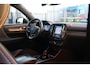 Volvo XC40 T2 R-Design 129pk | Stoelverwarming | Dodehoek | Keyless | Camera | ACC | Climate | Carplay | LED