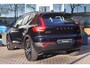 Volvo XC40 T2 R-Design 129pk | Stoelverwarming | Dodehoek | Keyless | Camera | ACC | Climate | Carplay | LED