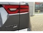Jaguar E-Pace 1.5 P300e AWD R-Dynamic Black Cruise control adaptief met Stop&Go en stuurhulp | Panoramadak | Apple Carplay/Android Auto