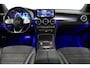 Mercedes-Benz GLC 300e 4MATIC AMG Line / Panamericana Grille / Panoramadak / Elektr. verstelbare voorstoelen + memory / Apple Carplay - Android Auto / Sfeerverlichting / Rondomzichtcamera / MANUFAKTUR kleur / Elektr. wegklapbare trekhaak / 21'' LMV / Keyless / LED High Performance / Stoelverwarming / Navigatie / Night pakket
