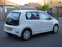 Volkswagen Up! 1.0 BMT move up! Automatische airco, achteruitrij camera, parkeersensoren, cruise controle, elektrische ramen, centrale vergrendeling, enz.