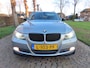 BMW 3-Serie Touring 320i Business Line Automaat Ecc Cruisecontrol Apple Carplay Navigatie Stoelverwarming Pdc Xenon 19 Inch LM Velgen Trekhaak
