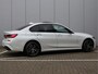 BMW 3-Serie 330e M-sport | Schuifdak | Leder | Laser | 88,6% SOH | Org. NL
