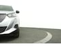 Peugeot 2008 1.2 130 pk Allure | Navigatie via App | Adapt. Cruise Control | Climate Control | Carplay | PDC A | LMV 17 Inch