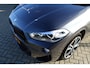 BMW X2 sDrive20i High Executive M-Sport | Stoel+Stuurverwarming | Trekhaak | Camera | HUD | Memory | Elektr. klep | Carplay | Keyless